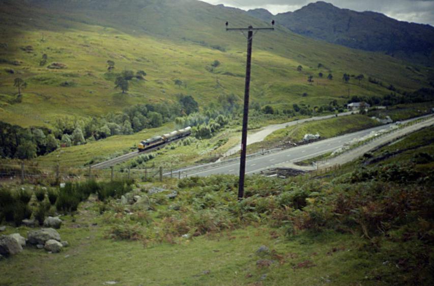 1990-08-25e.jpg - Railway and new road in Glen Falloch