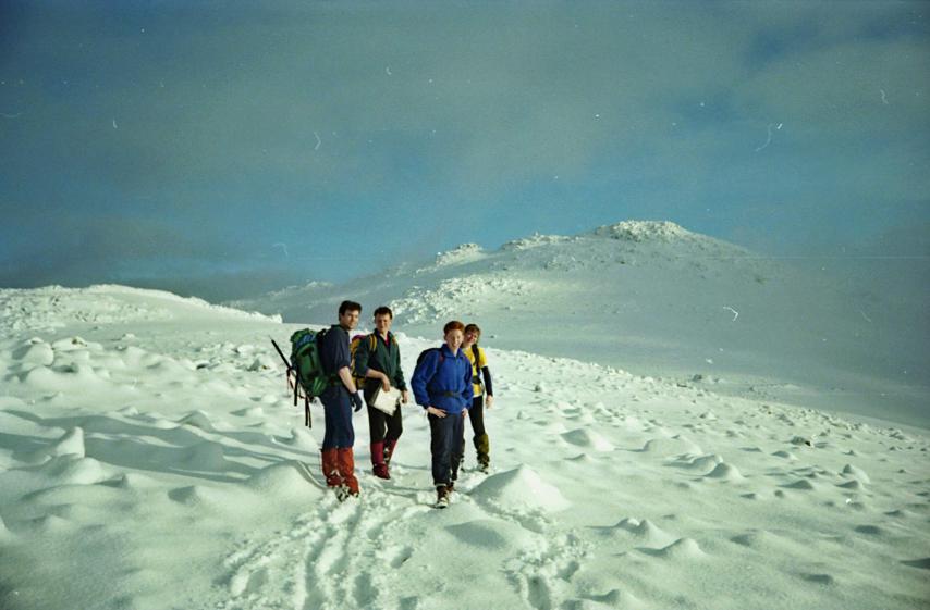 1994-01-04b.jpg - Pete, Simon, James and Jane on Scafell Pike