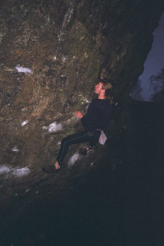 1998-03-30b.jpg - Night bouldering - Toby