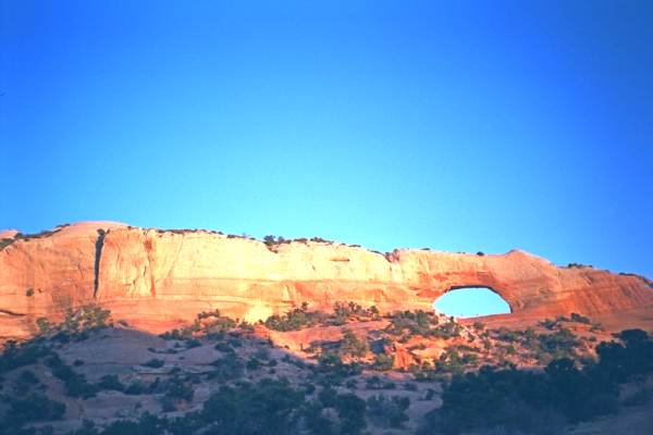 09-arches.jpg - Wilson Arch, near Moab