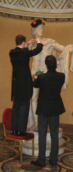20031010-142250.jpg - Dressing the statue