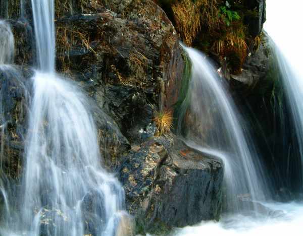 20031116-142912.jpg - Waterfall