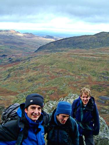 20041128-121250.jpg - Michael, Dave, Peter and the view from the east side of Tryfan