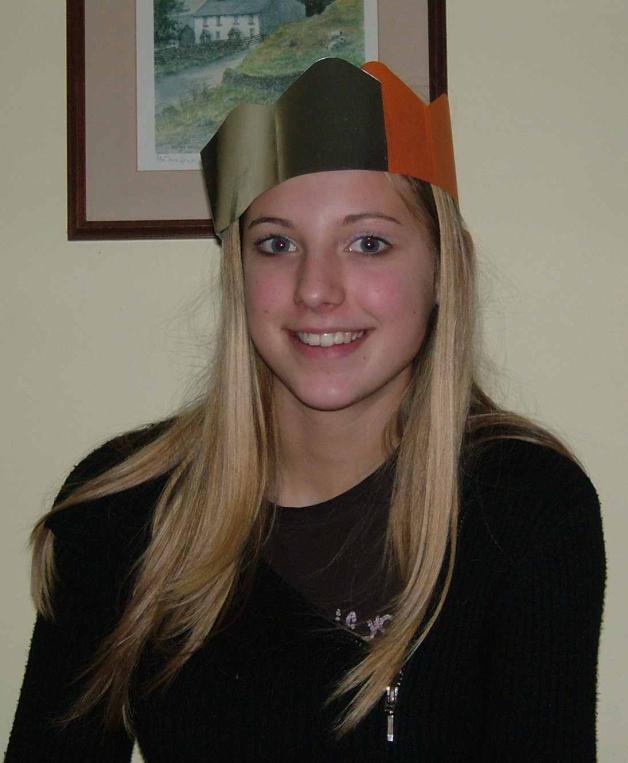 20041225-141806.jpg - Roxy in a Christmas hat