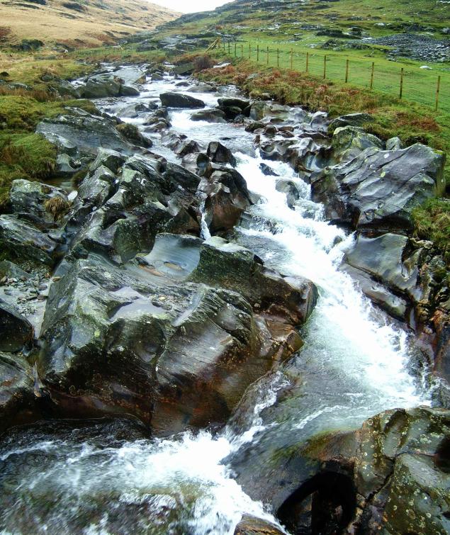 20050417-151538.jpg - Water-worn rocks in Afon Arban