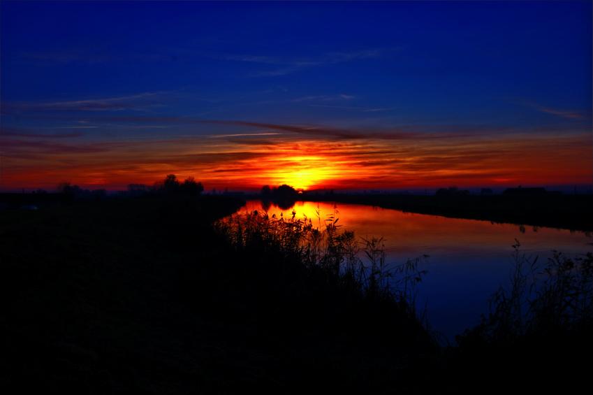 20051119-165828.jpg - Fenland sunset - River Great Ouse near Horse Fen Farm