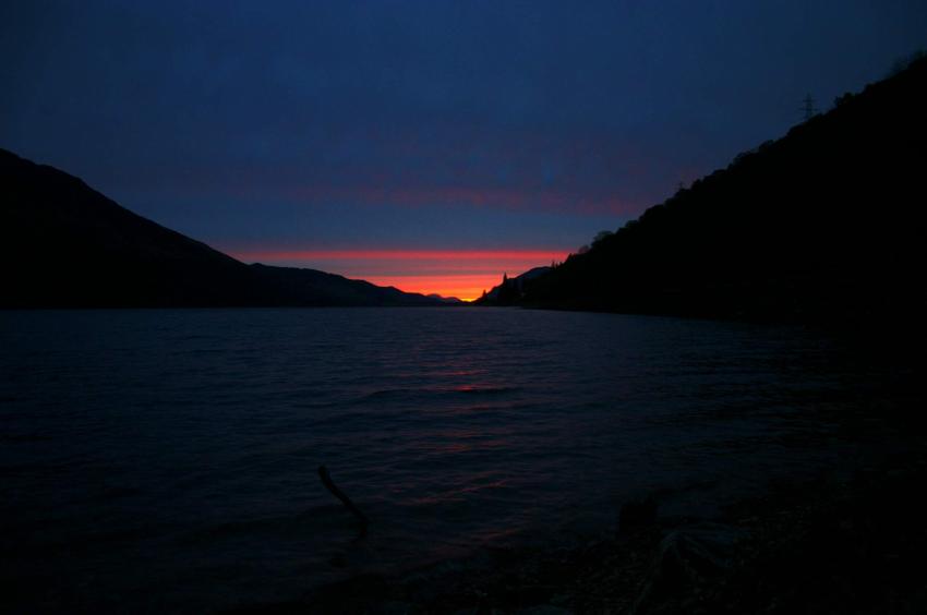 20060526-041112.jpg - Caledonian Sunrise: dawn on Loch Lochy