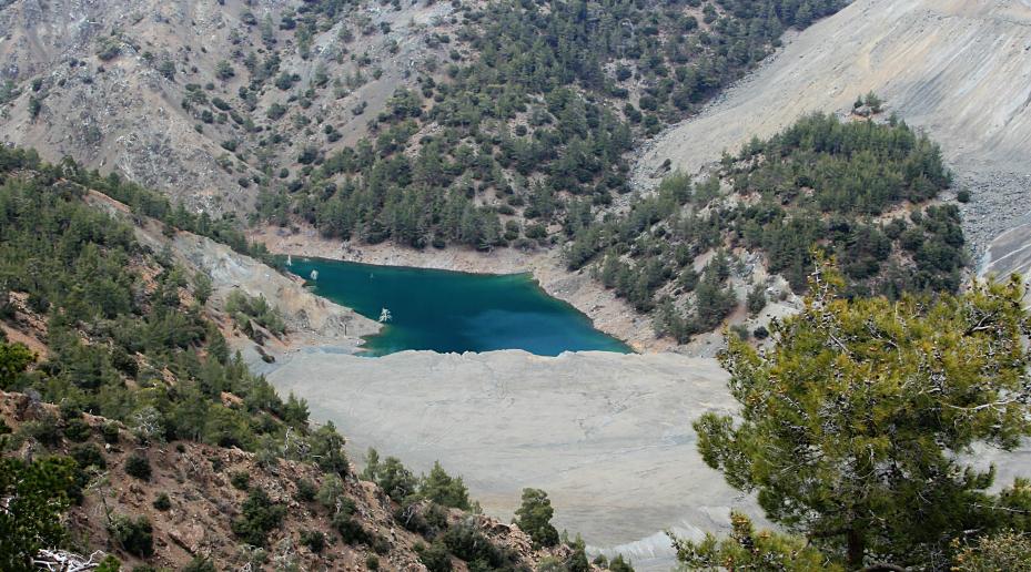 20080410-144554.jpg - Blue lake of the asbestos mine