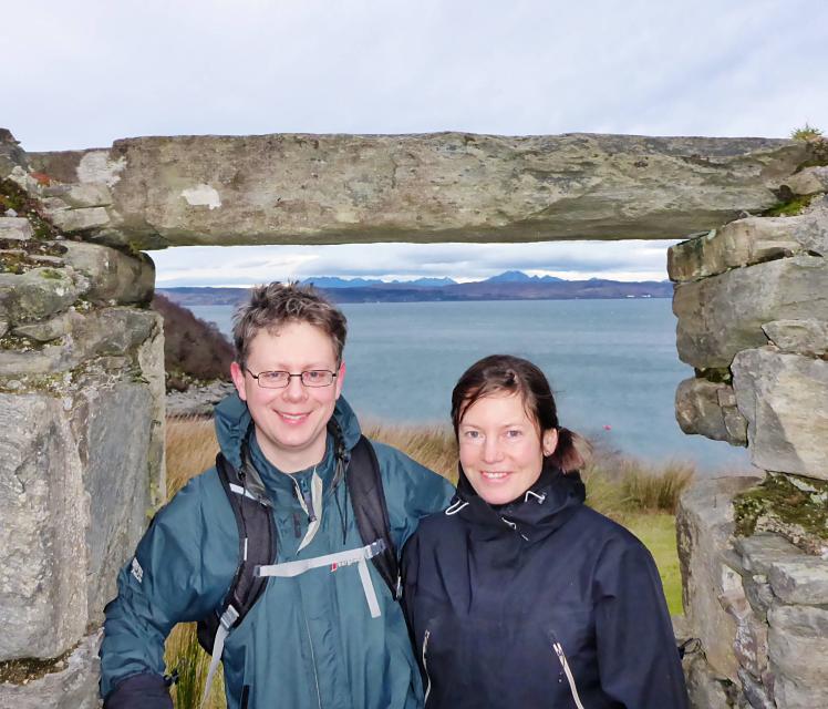 20160103-145324.jpg - Tim and Hattie, framed with Cuillin
