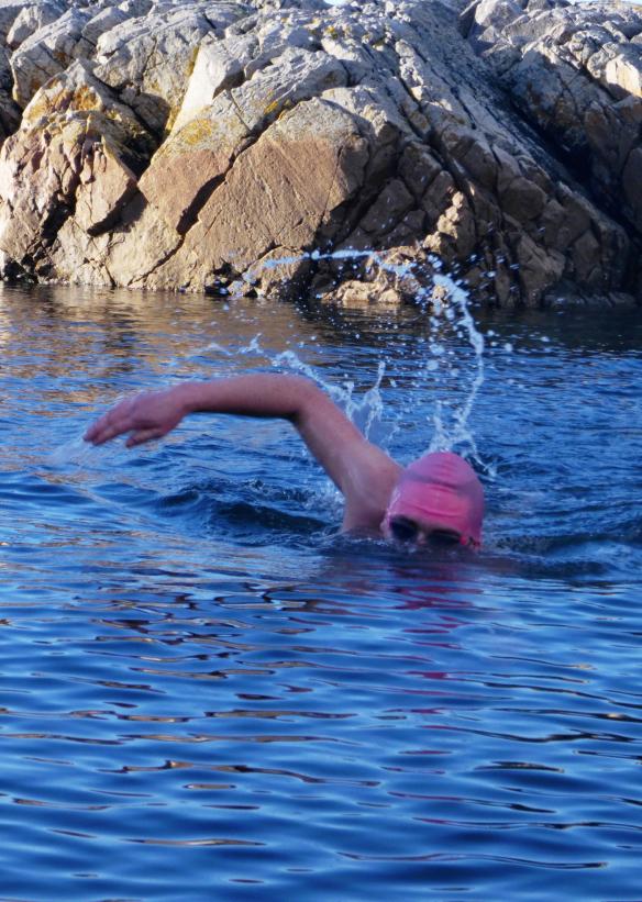 20221103-134745.jpg - Ian swimming