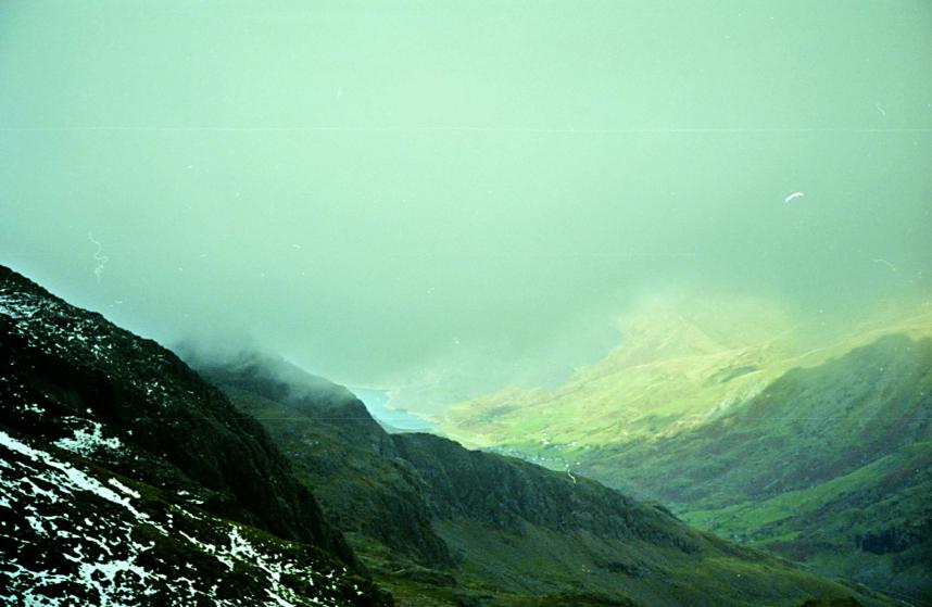 1992-11-01d.jpg - A glimpse of Nant Peris