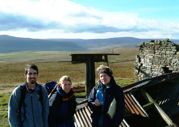 20031026-121238.jpg - Scott, Lottie and Pete on the way up Fendrith Hill