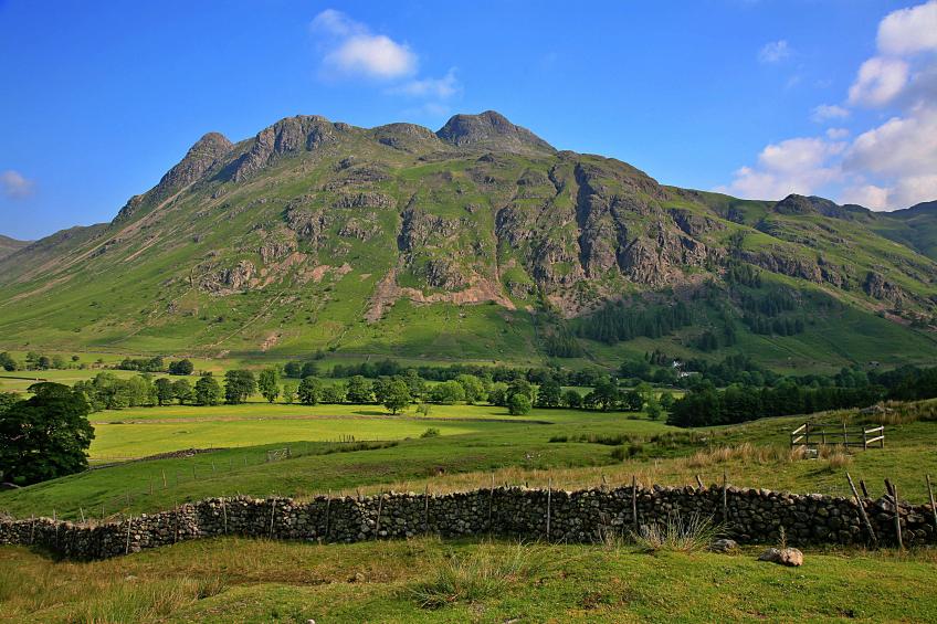 20070609-091326.jpg - Langdale Pikes